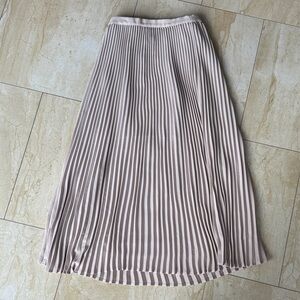 Babaton Arotzia Elegant Cream Pleated Skirt
